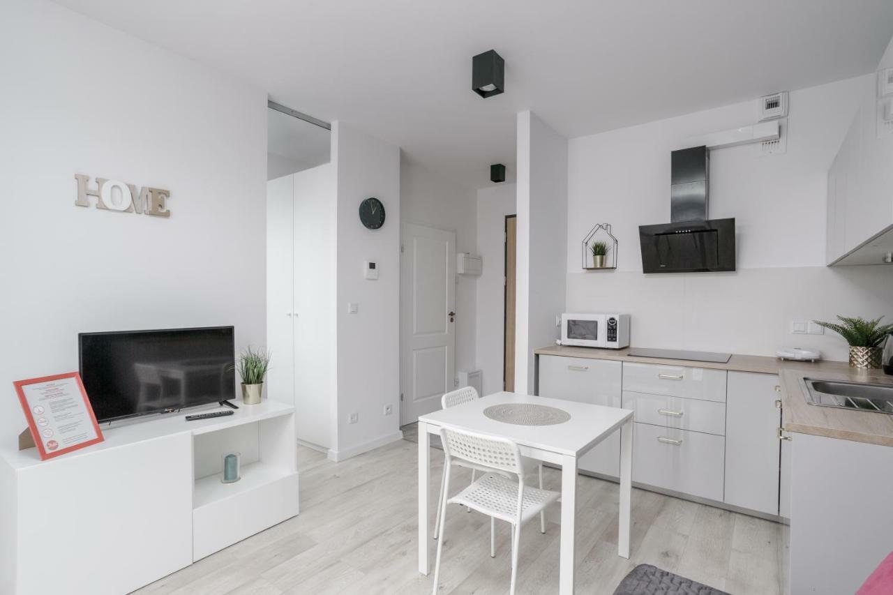 Chill Apartments Wola Warschau Buitenkant foto
