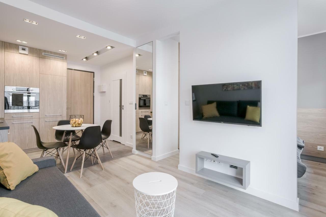 Chill Apartments Wola Warschau Buitenkant foto