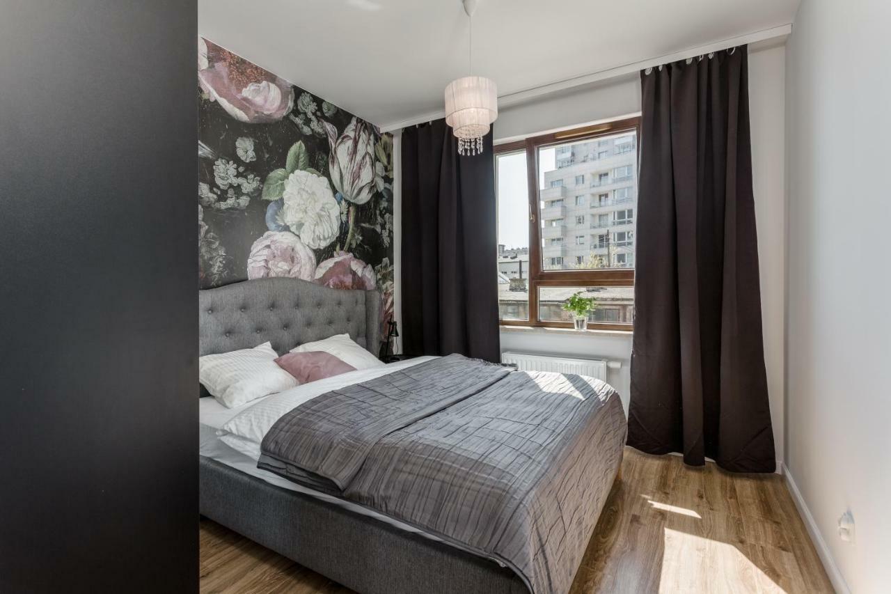 Chill Apartments Wola Warschau Buitenkant foto